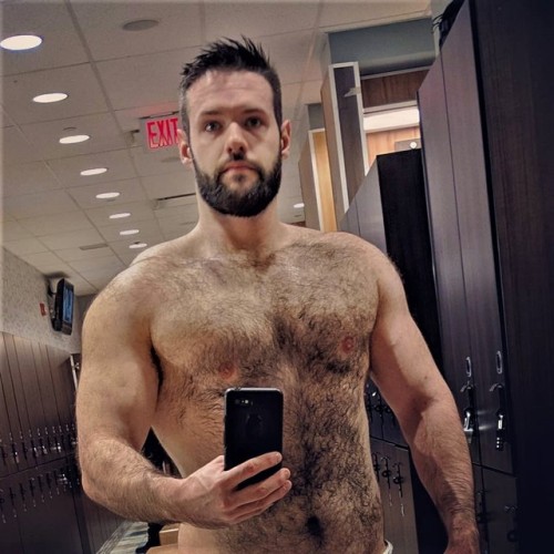 kazhairy0: Instagram : lil_cubcake  Gorgeous hairy body