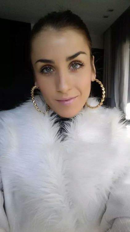 ronburgundy08:Jade laroche