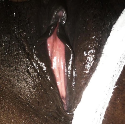 ieatpussyfromassup:  ~i truly believe…“The blacker the berry the sweeter the juice