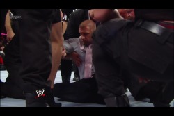 Lil-Jammer-Od-On-Ambrose:  The Shield Is Helping Hhh After The Show. But All I’m