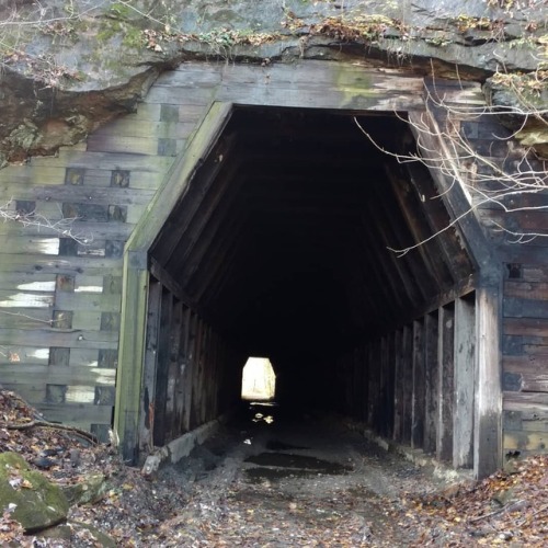 Also found #KingsSwitchTunnel as well.#Terceling #Ohiohttps://www.instagram.com/p/BpunqQxFtyF/?u