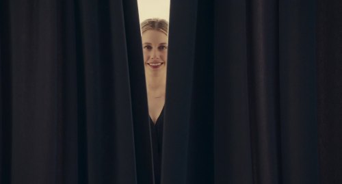 ozu-teapot:  Mistress America | Noah Baumbach | 2015 Greta Gerwig