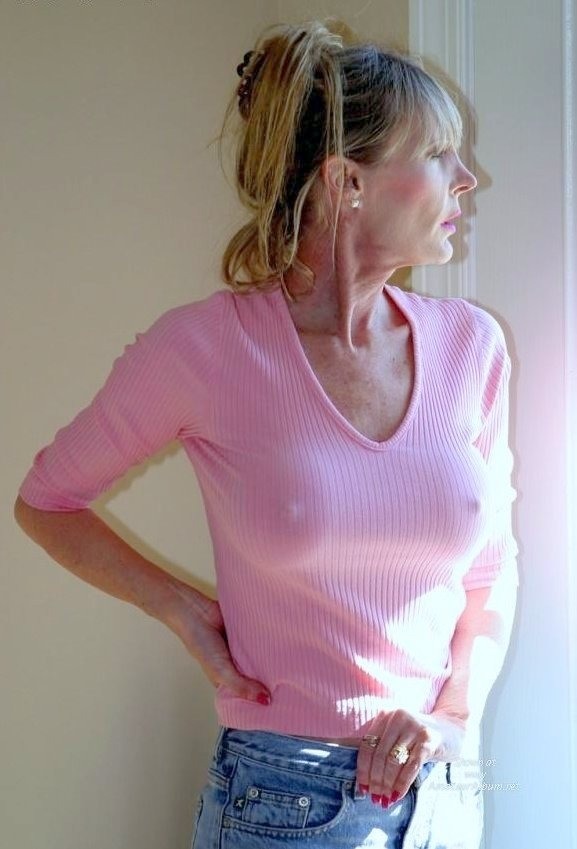 thesexualgourmet:  Sexy MILF nipple hardons… http://thesexualgourmet.tumblr.com