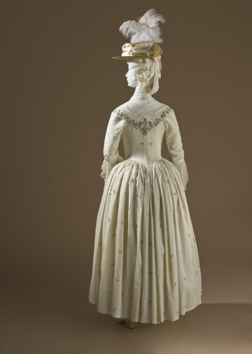  Robe à l'anglaise 1780sLACMA