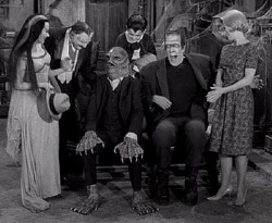 longgoneholly:  I love the Munsters!