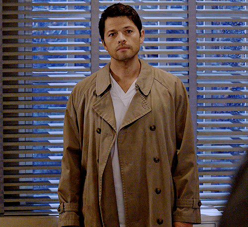 casjpg: @mishha asked: CAS’ FIRST TRENCHCOAT or SECOND TRENCHCOAT 