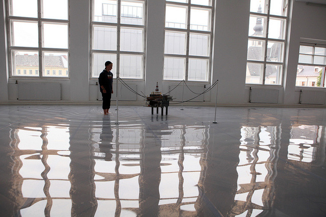 Is there a horizon in the deep water? 