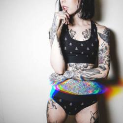 4amandstaringattheceiling:  Her tattoos and her body give me life ♡♡♡ 