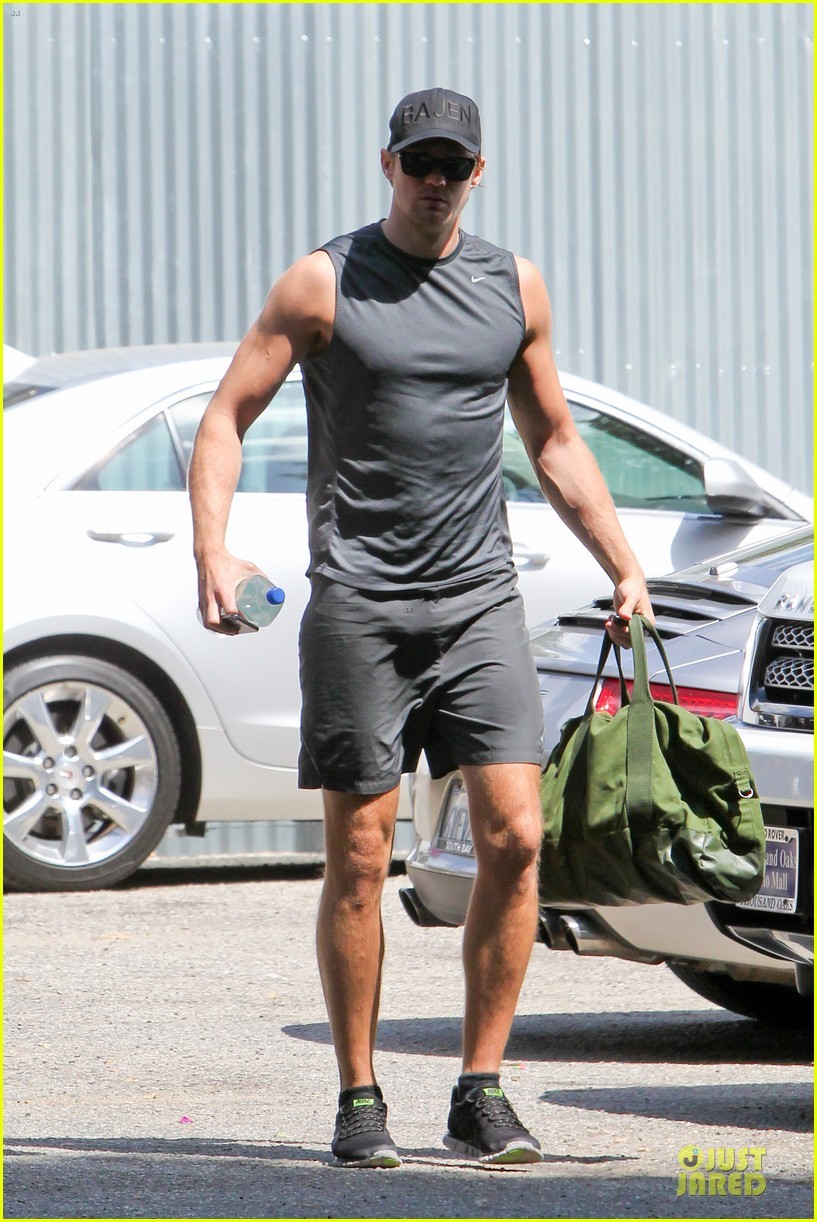 hotfamous-men:  Alexander Skarsgard