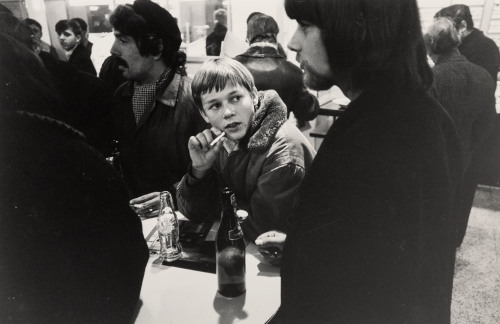 c86: Photography by Will McBrideStoffie and friends wrestling in Jon’s room, Berlin, 1959Daniel Smok