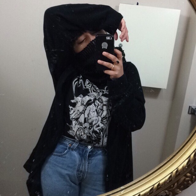 moosesandmaples:  A series: my bomb ass hips