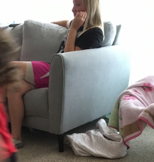 badmormon90:Young Mormon wife showing off her G’s! Does anyone know who she is?