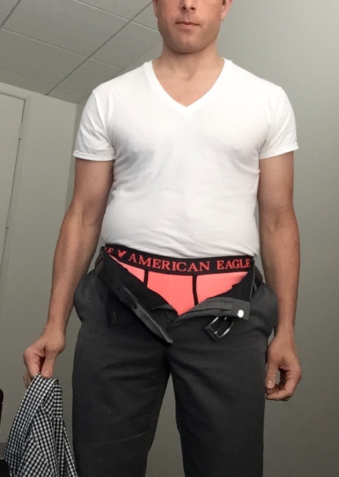 submissivejockslave:  Diapering up and back to work.   Perfection