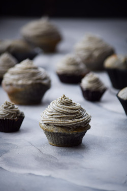 fullcravings:  Black Sesame Cupcakes   Like this blog? Visit my Home Page or Video page for more!And please Subscribe to the Email Club  (it&rsquo;s free) for a sexy bonus gift :)~Rebloging the Art of the female form, Sweets, and Porn~