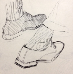 april-liu:  i saw these classy feet at a cafe today