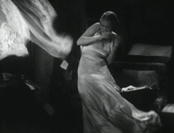 nitratediva: Gloria Stuart in James Whale’s The Old Dark House (1932).