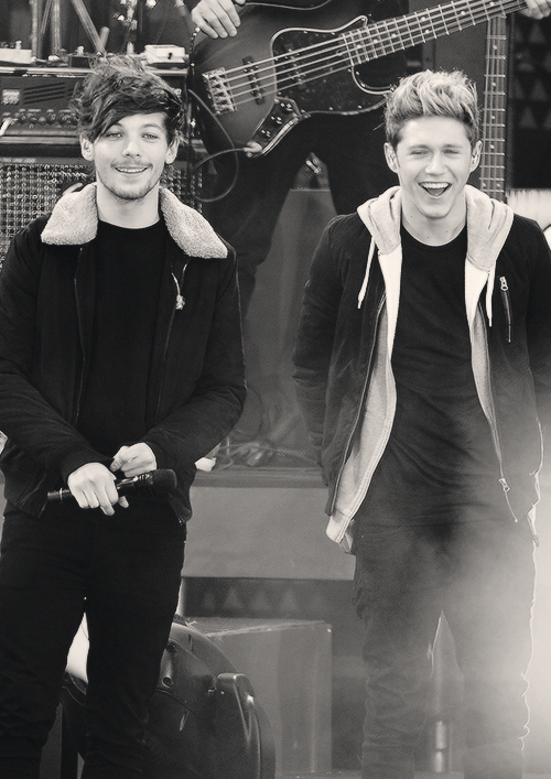 1dwwgossipgirls:  HQ: Nouis on Good Morning America today in Central Park, New York - November 26, 2013