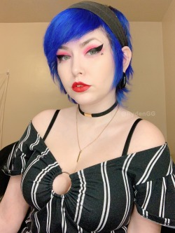 rydenxo:we’ve gotta lean into the love a little before we die 💙😌✨ ((my links // my wishlist))