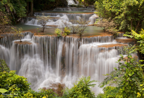 Jungle Falls by alexriek