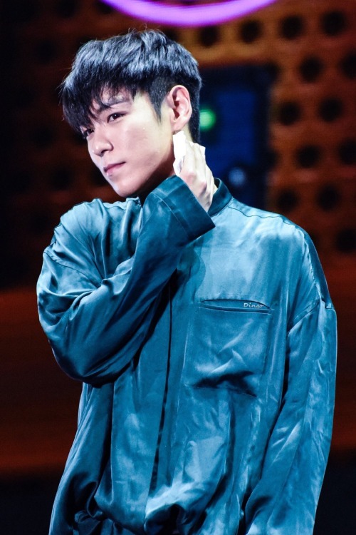 Porn yoritop:  160703  #TOP - VIP Fanmeeting in photos