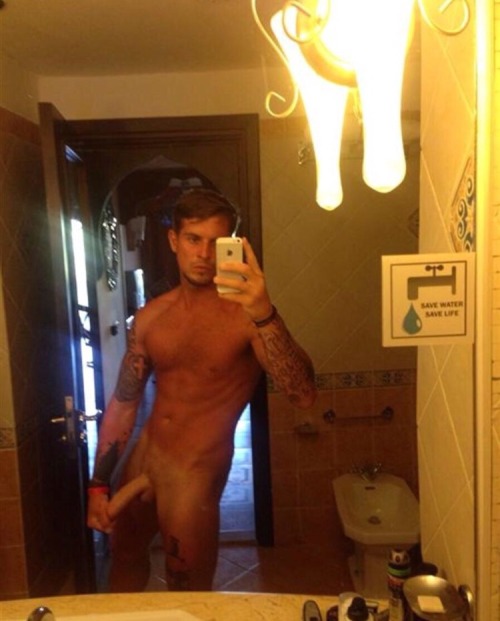 Sex bigdickstuds:  http://hungbros.tumblr.com/ pictures