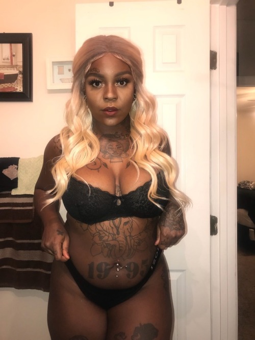 insecure-beautyy:  Have to get used to this 🦄❤️