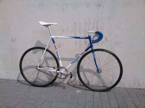hipstersled:  http://hipstersled.tumblr.com/