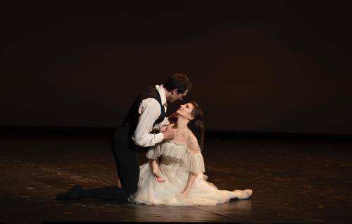 strechanadi: Alina Cojocaru, Mathieu GanioLa dame aux caméliasphoto: Dance Europe