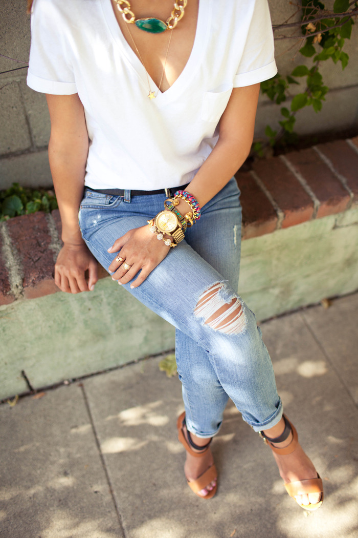outfitmade:  Get the pants here: DISTRESSED BOYFRIEND JEANS Shop Outfitmade.com