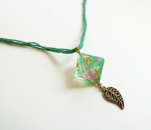 redtallin:  After a bit of a wait, here’s a new batch! Really enjoying the crystal shaped dice, and having fun with bright colours for summer! As always, please check them out at my Etsy shop, and please contact me there about custom designs if you’re