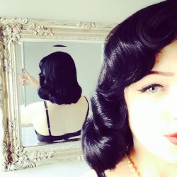 sellmysoulforrocknroll:  Today’s back of me head. #layrite is the one. Best shine ever #vintagehair 