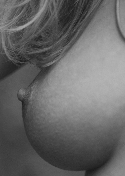 thehottesthere:  Follow for more of the HOTTEST women on Tumblr - http://www.thehottesthere.com/