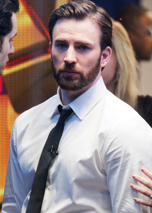 chrisevanslive: CHRIS EVANS on GMA, 2014.