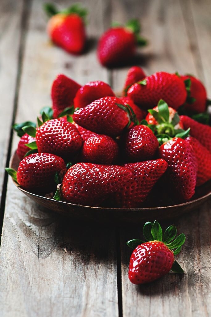 gentlemansessentials:  Strawberries   Gentleman’s Essentials