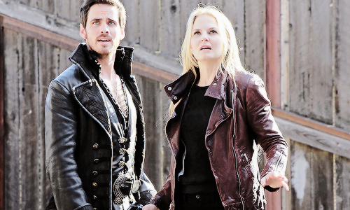 captainswanouat:  captain swan being a bad ass team in 4x01 [scanned picture from