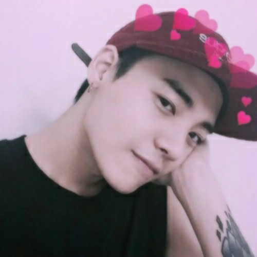 jaewonandonly:  everyone needs jaewon w/ hearts