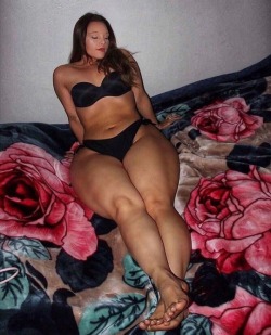 love the ass form, plump women, beautifull bodies