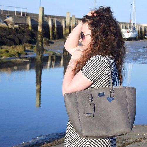 Just got home from a lovely picnic, I used my new @marcbbags it&rsquo;s the perfect versatile da