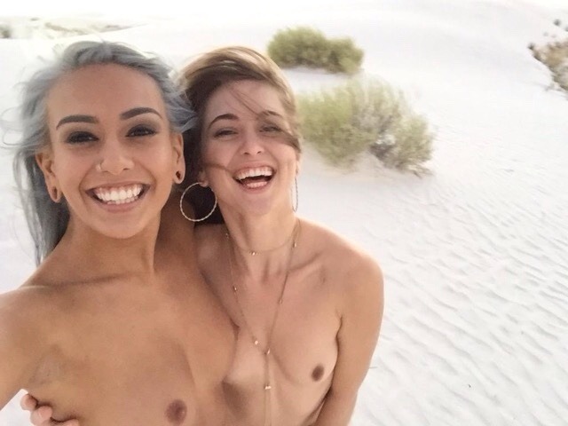 sexual-koala:  fuckyeahrileyreid:  Janice Griffith and Riley Reid  I love this 