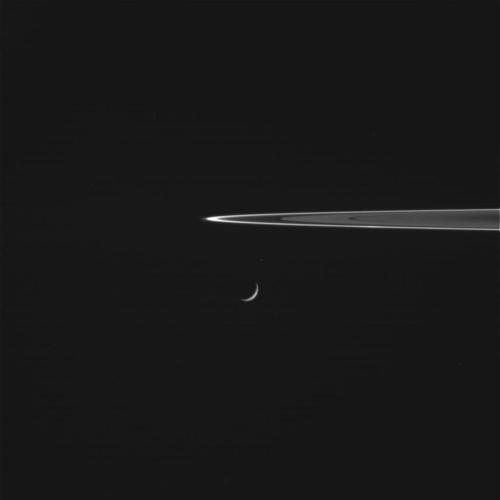 poseidhn: The spacecraft Cassini captured some raw images of the icy Saturn moon, Enceladus from jus