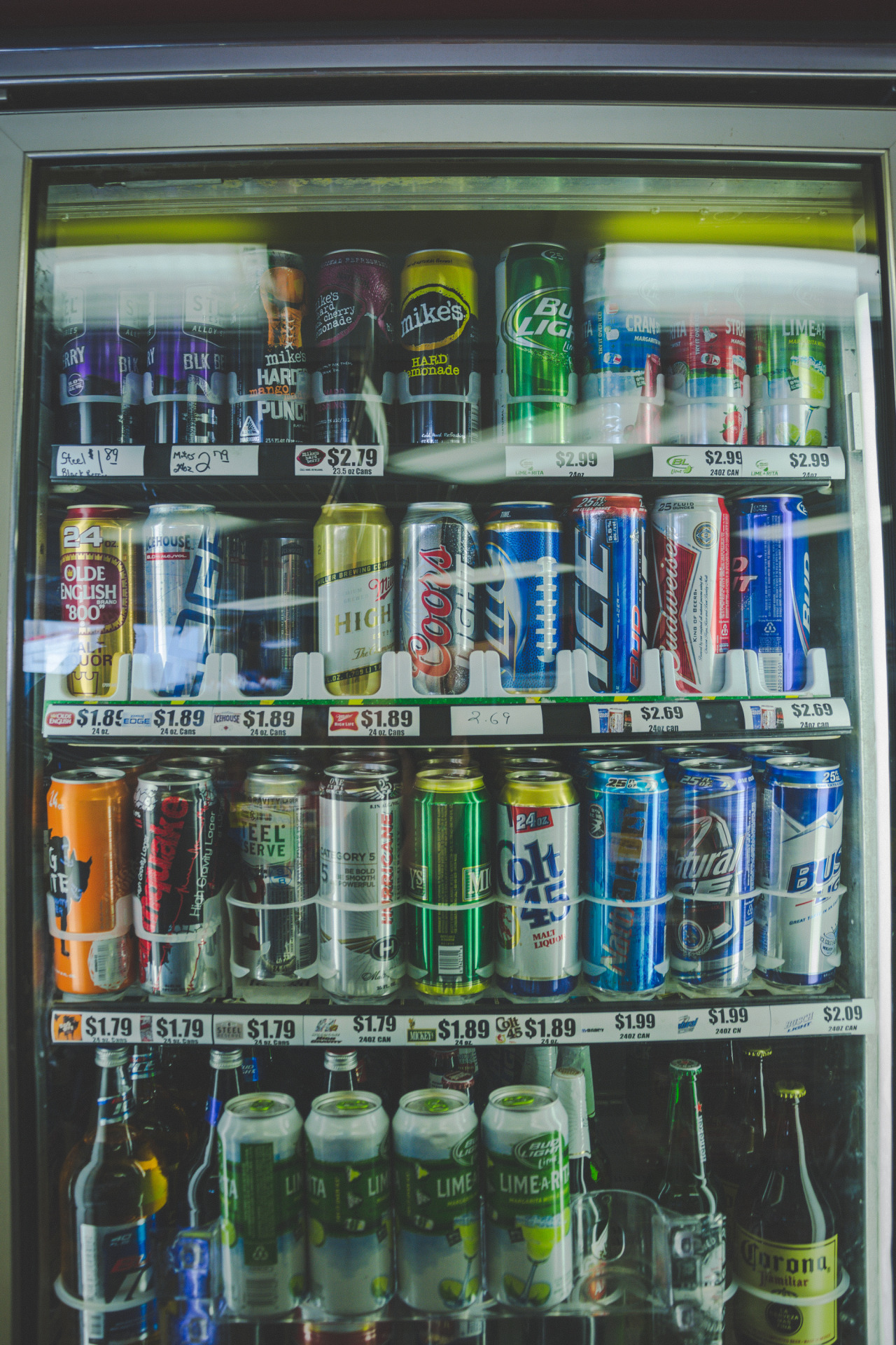 axstinphoto:  drink up 