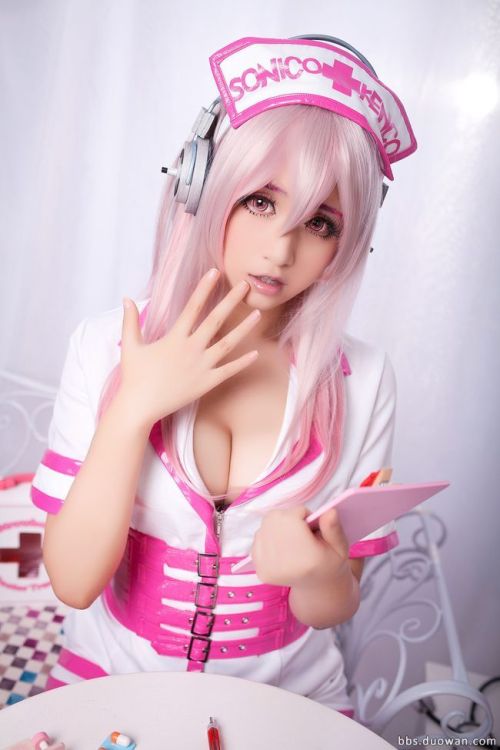 SilenBorn™采集到Cosplay(565图)_花瓣美女