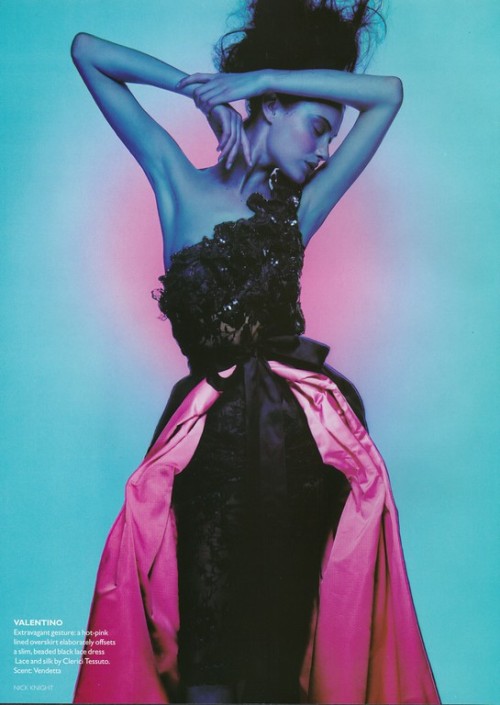highfashionandmakeup:  Shalom Harlow in Valentino Haute Couture for Vogue UK October 1995