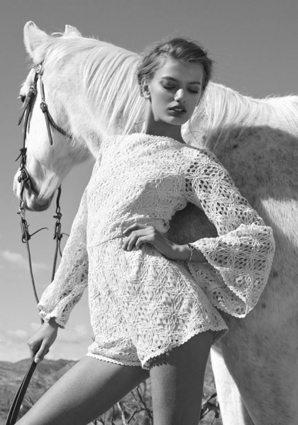 okyeahsurewhatever:  colourless—couture:  q’d xx  