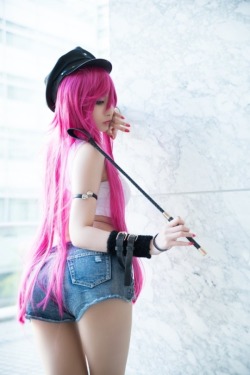 love-cosplaygirls:  Poison (Final Fight) by kaworuuu1