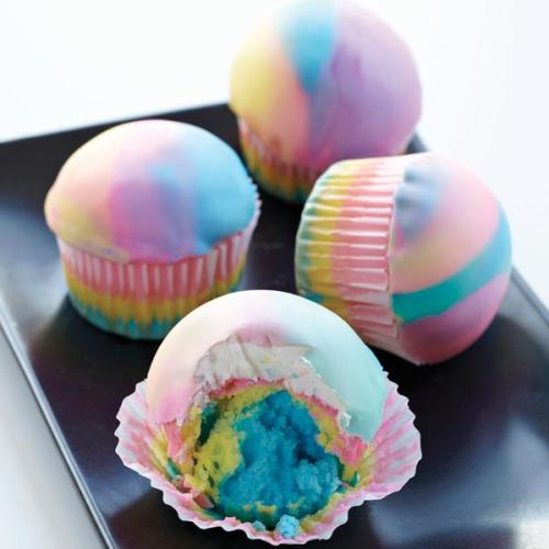 confectionerybliss: Tie Dye Cupcakes • Wilton