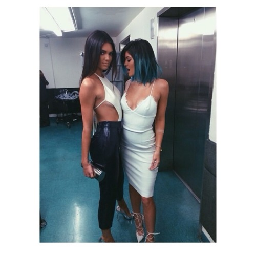jennyyoxoxo:  tittie-s:  kendallandkyliejennerlove:  KylieJenner: “billboards”  They’re so hot omg  😍