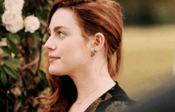 DANIELLE ROSE RUSSELL (HOPE MIKAELSON)GIF HUNT