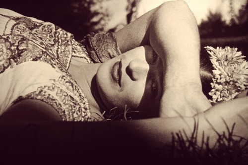 lauramcphee:Frida Kahlo (In the Sun), c1941 (Leo Matiz)