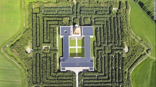 archatlas:  Labyrinths and Mazes   Villa Pisani Garden - Venice, Italy The Hampton Court Maze - London, United Kingdom Andrassy Castle - Tiszadob, Hungary  Longleat Hedge Maze - Wiltshire, United Kingdom Ashcombe Maze - Melbourne, Australia Teichland